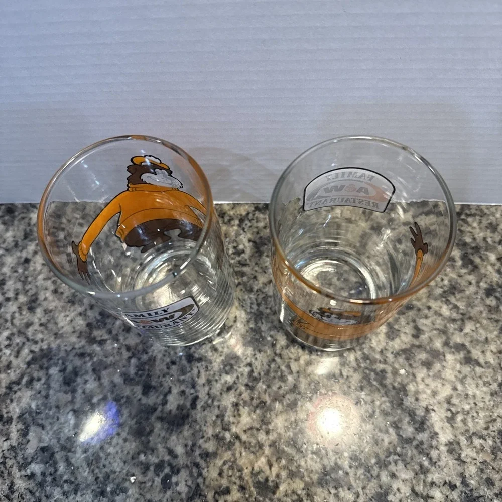 Set Of 2 A&W Family Restaurant Vintage Glasses‎